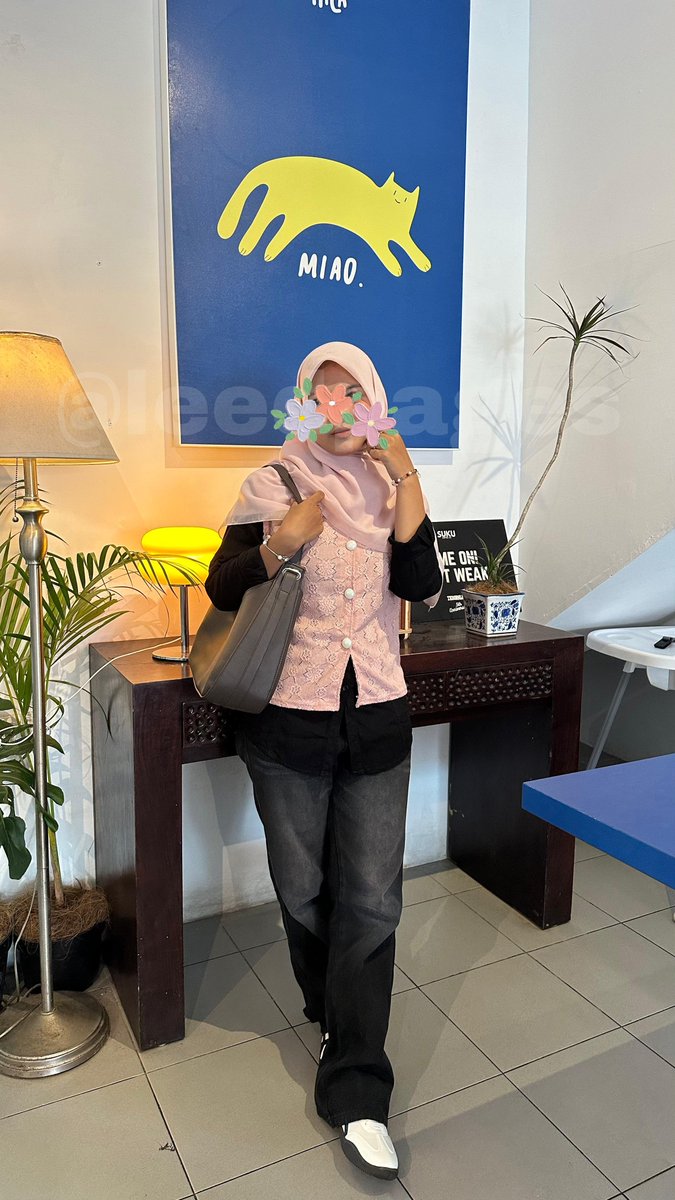 leedpages's tweet photo. kalo mau yg lebih panjang dikit aku pake ini, ini ga melar ya beda sm yg di atas, modelnya straight jg, bagus BGT warnanya huhu

https://t.co/VinjxPVYnP https://t.co/DqsnQ5a8rG