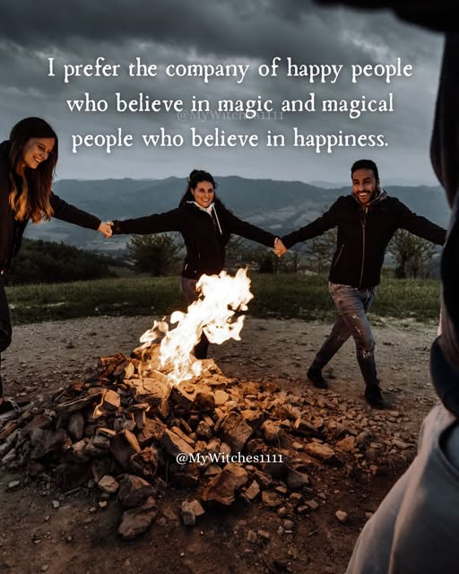SubRosaMagick's tweet photo. #GoodNightWitches #goodnight #GoodNightTwitterWorld #GoodNightEveryone #goddess #sleepwell #SweetDreams #night #nightprayers #moonlight #witchesoftwitter #witches #moonmystic #staywild #moonchild )O( https://t.co/q2ChXRhLCS