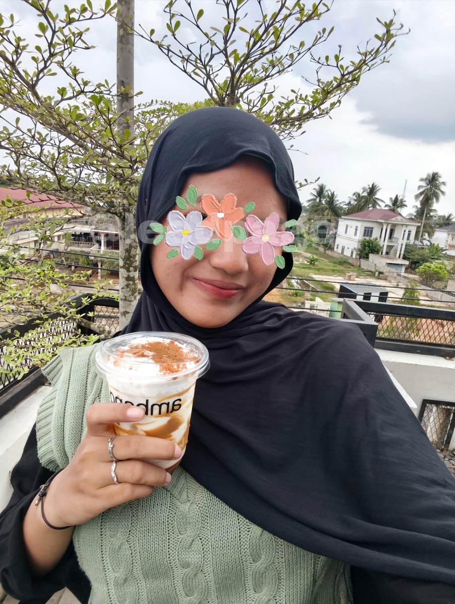 leedpages's tweet photo. jelbab yg aku pake di foto ke-3 sm 4, nyesel bgt ketika org2 udh pindah model jilbab aku baru nyemplung HAHA, bahan rayon premium, panjangnya 180x65cm, gampang bgt dibentuk dan halus

pashmina: https://t.co/TeiUEMqTs2
vest: https://t.co/oDwdg1N2MK https://t.co/KgakgBlRb7
