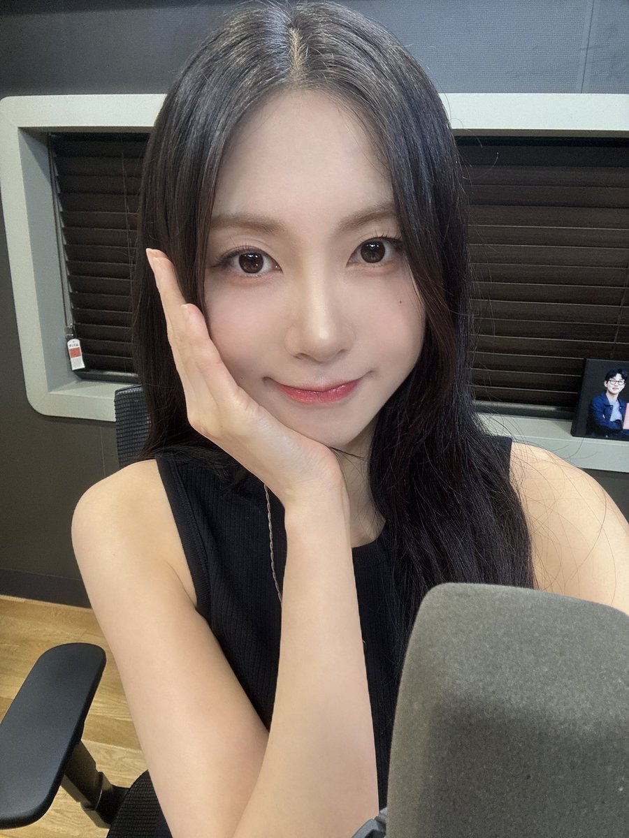 Apink_2011's tweet photo. [📸]

2026.07.22
<딘딘의 뮤직하이>

🖤✨

#에이핑크 #Apink
#오하영 #하영 #HaYoung https://t.co/R6eIwj81nt