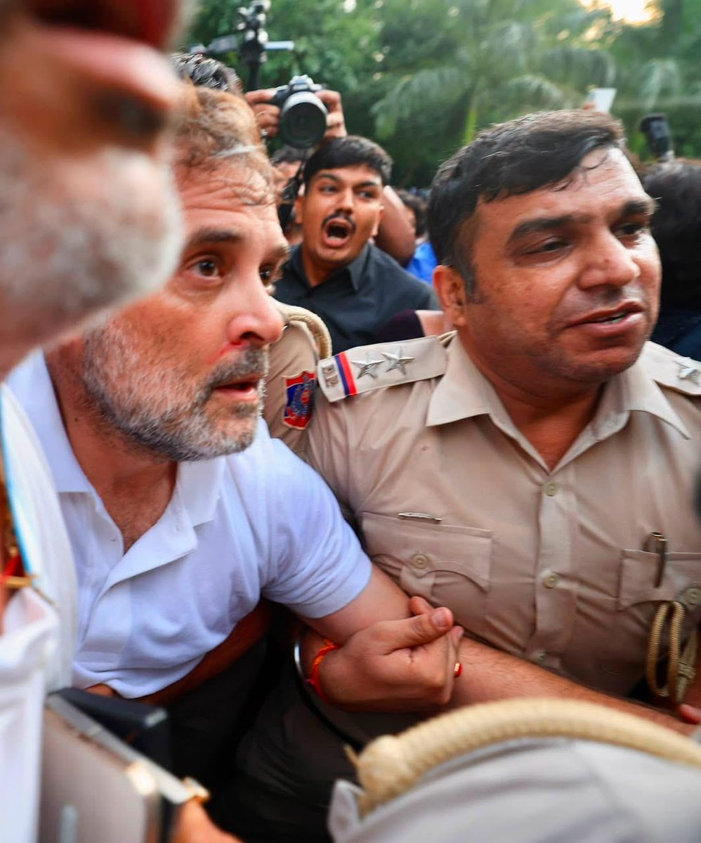 Raziqperal's tweet photo. Democracy is over… 
#cjp_पार्टी https://t.co/1gpeywgFsI