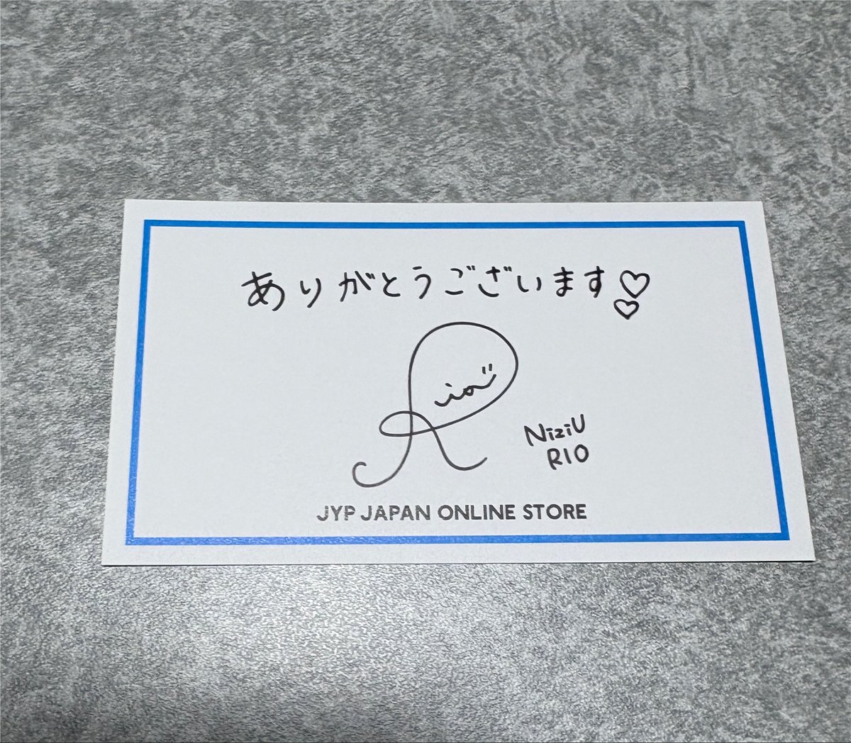 riho_NNJ's tweet photo. NMIXXのグッズ届いたんだけど、これって他グルなことあるの？？

TVに出てたら見るけど、名前と顔一致してないレベルでしか知らないんだが… https://t.co/R28kR6qVRn