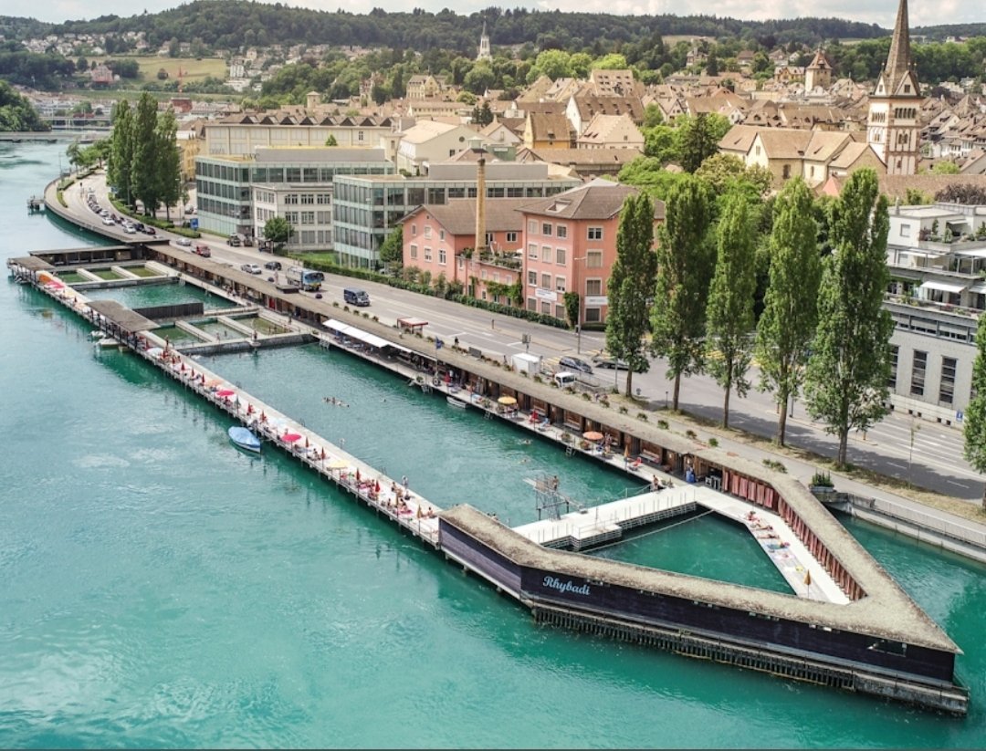 ElGiraldilloSev's tweet photo. 🏊🏼‍♂️ Todos los años, cuando llega la Velá de Santa Ana, me pegunto cuándo querrán las administraciones acondicionar una gran zona de baño en la dársena del Guadalquivir.
Poder se puede, pero no se quiere. https://t.co/uoAn3bPBqm