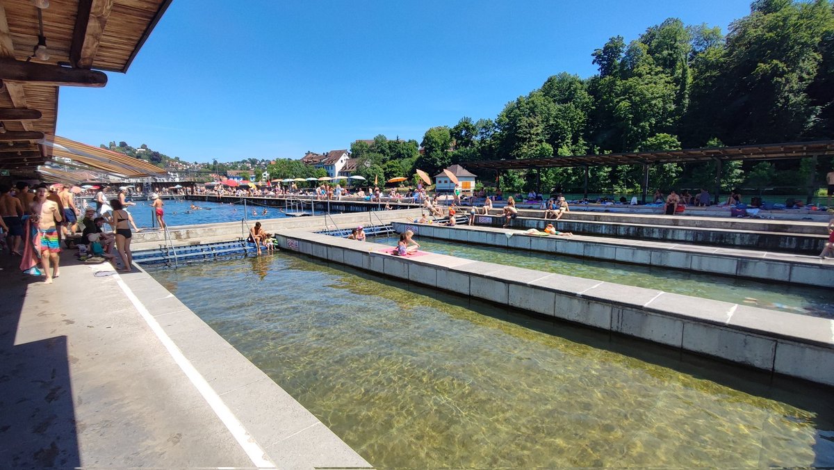 ElGiraldilloSev's tweet photo. 🏊🏼‍♂️ Todos los años, cuando llega la Velá de Santa Ana, me pegunto cuándo querrán las administraciones acondicionar una gran zona de baño en la dársena del Guadalquivir.
Poder se puede, pero no se quiere. https://t.co/uoAn3bPBqm