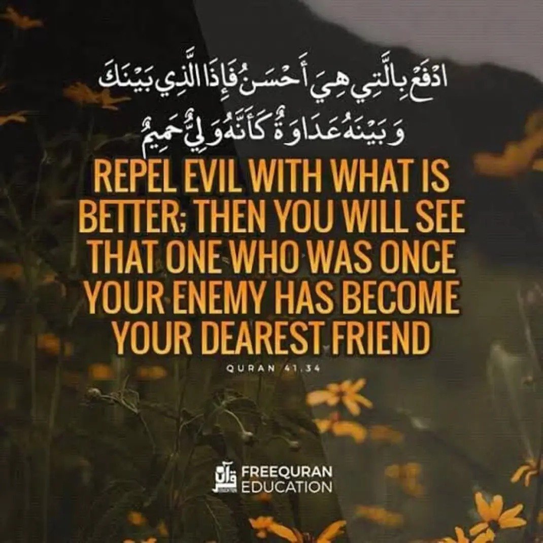 RedDevilsIndia1's tweet photo. @SamKhan999 Yaqeenan duniya yazeediyo or hussainyo mein bategi...

Yazeed bhi musalman hi tha lekin na haq tha, Hussain (as) haq, adl or insaaf ke liye thhe...islam ke liye thhe...

Bohtan wale yazeed hi thhe... https://t.co/B7AxYfBkHn