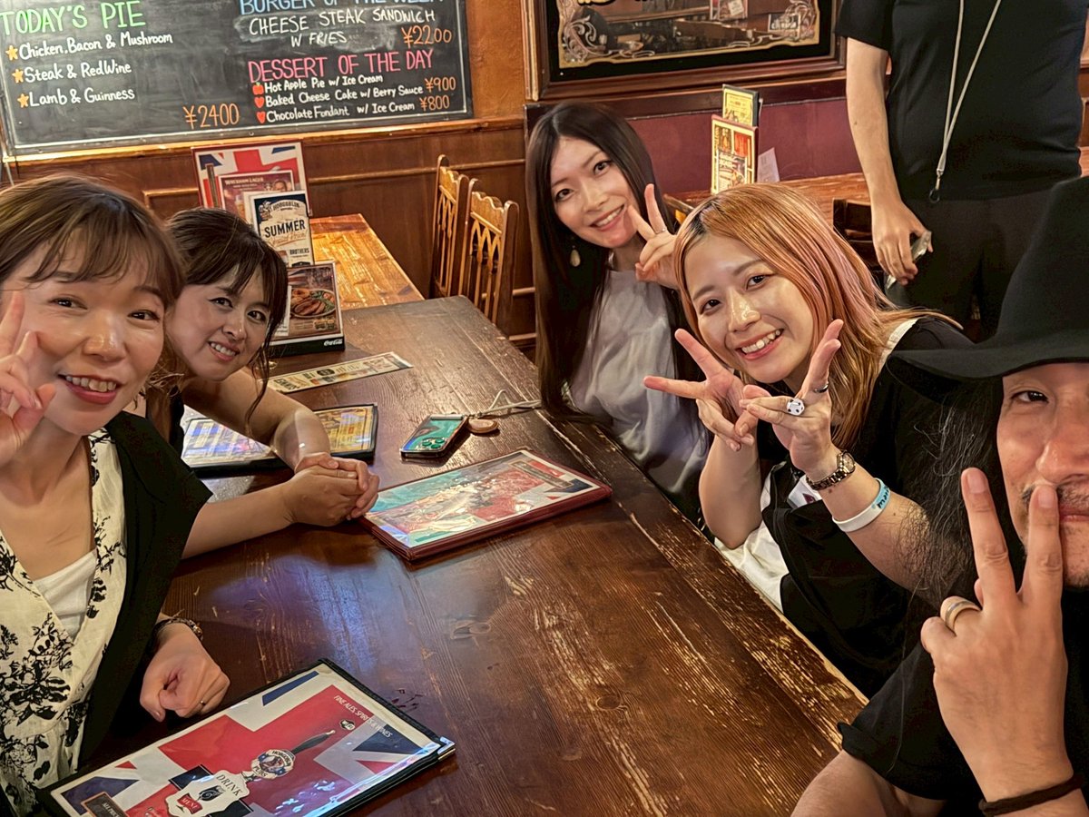 mariPan_0420's tweet photo. 感受性が高すぎてしんどい。
語彙力が足りないから
120%伝えられないかもしれないけど
このメンバーでボーダレスチーム🌈に
なれて本当によかった。
五人での打ち上げ🚀は秒で
終わってしまったから
またゆっくりご飯いきてぇよー😭
みんなそれぞれの場所で
頑張ってるから私も頑張る😤
思い出しては心が動かされっぱなしだ。
泣き虫ですまん。
@ninigikirishima 
@nanan711 
@yumeko_vo 
@miwatomoka 

#ボーダレス