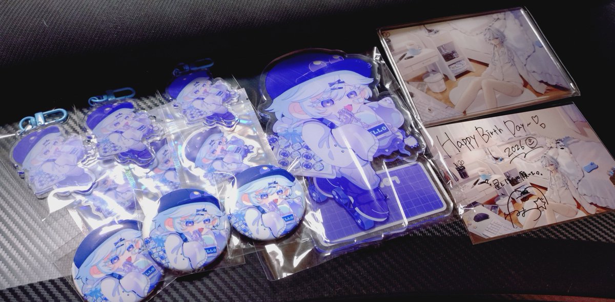 Rarusu_Y's tweet photo. お誕生日記念グッズ届いたよ〜
アクスタでっかくてワロタｗ
#叶夢ねお #ねおに報告 https://t.co/NCZQA14UcT