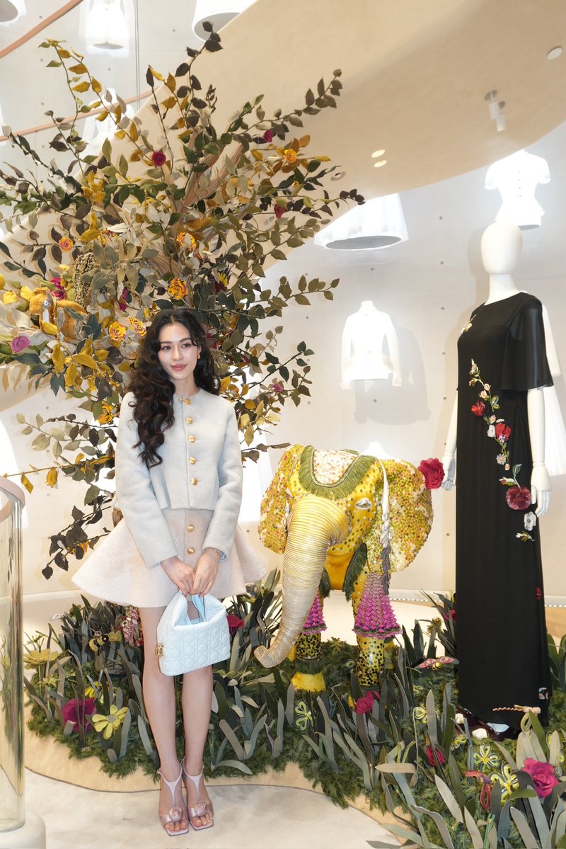 linglingsirilak's tweet photo. Check in🐘

LINGORM DIOR BA AT PARAGON
#LingOrmAtDiorSiamParagon https://t.co/1B7XJJHo8r