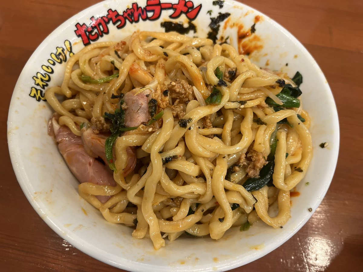 yukki06411541's tweet photo. それいけ！たかちゃんラーメン 古河本店
冷やしビビンバ 500g
そのまま  ローストポーク ラー油
追い飯

前回、衝撃のウマさで300g瞬殺のペロリでしたので、今日は「麺増し×2」の500gで

ビビンバ甘辛タレと絡む、氷水締めした特製麺が抜群に旨い

500gでも お腹に余裕ありましたので、追い飯もね https://t.co/HJW2m79nMB