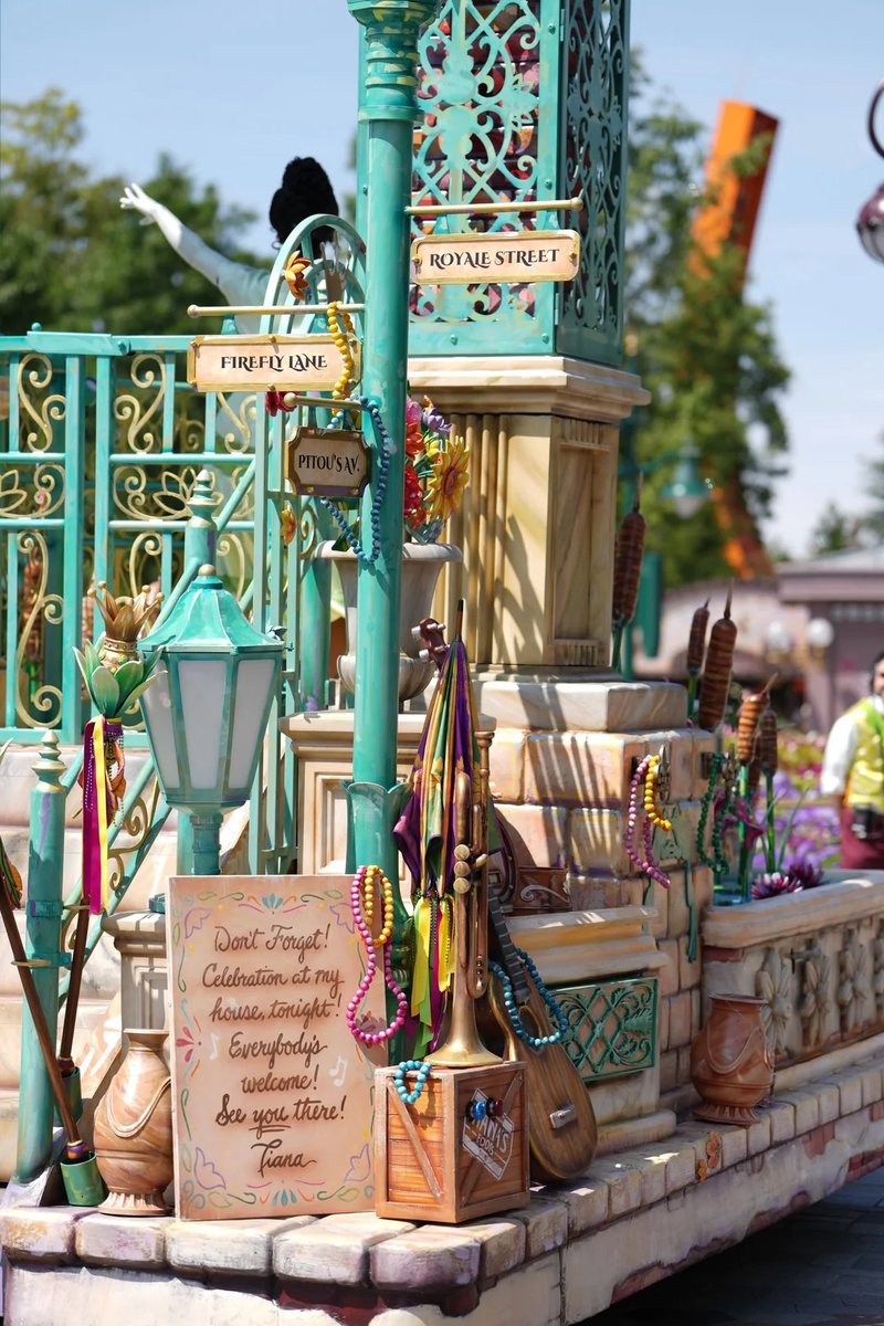 SparkleAdv's tweet photo. 👑 Dès demain, la Cavalcade des Princesses Disney arrive à Disney Adventure World !
🌺 Vaiana • 🐉 Raya • ✨ Tiana • 💜 Raiponce
🎶 Chars inédits, show stop et deux chansons originales pour cette toute nouvelle expérience. https://t.co/7xzJalOMmJ