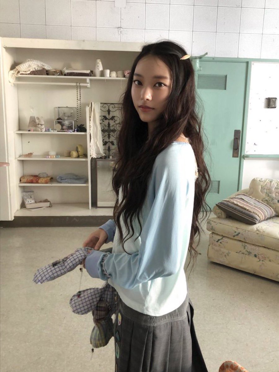 2337LEEZ's tweet photo. 시발내여신님 https://t.co/5b4LyBdyNx