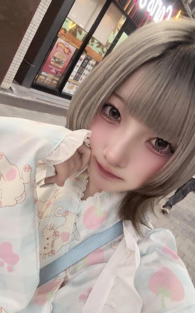shizu__25's tweet photo. 外いてます‼️

予定ください〜😭トレーダー前いますよ！ https://t.co/DM5ZzWTES1