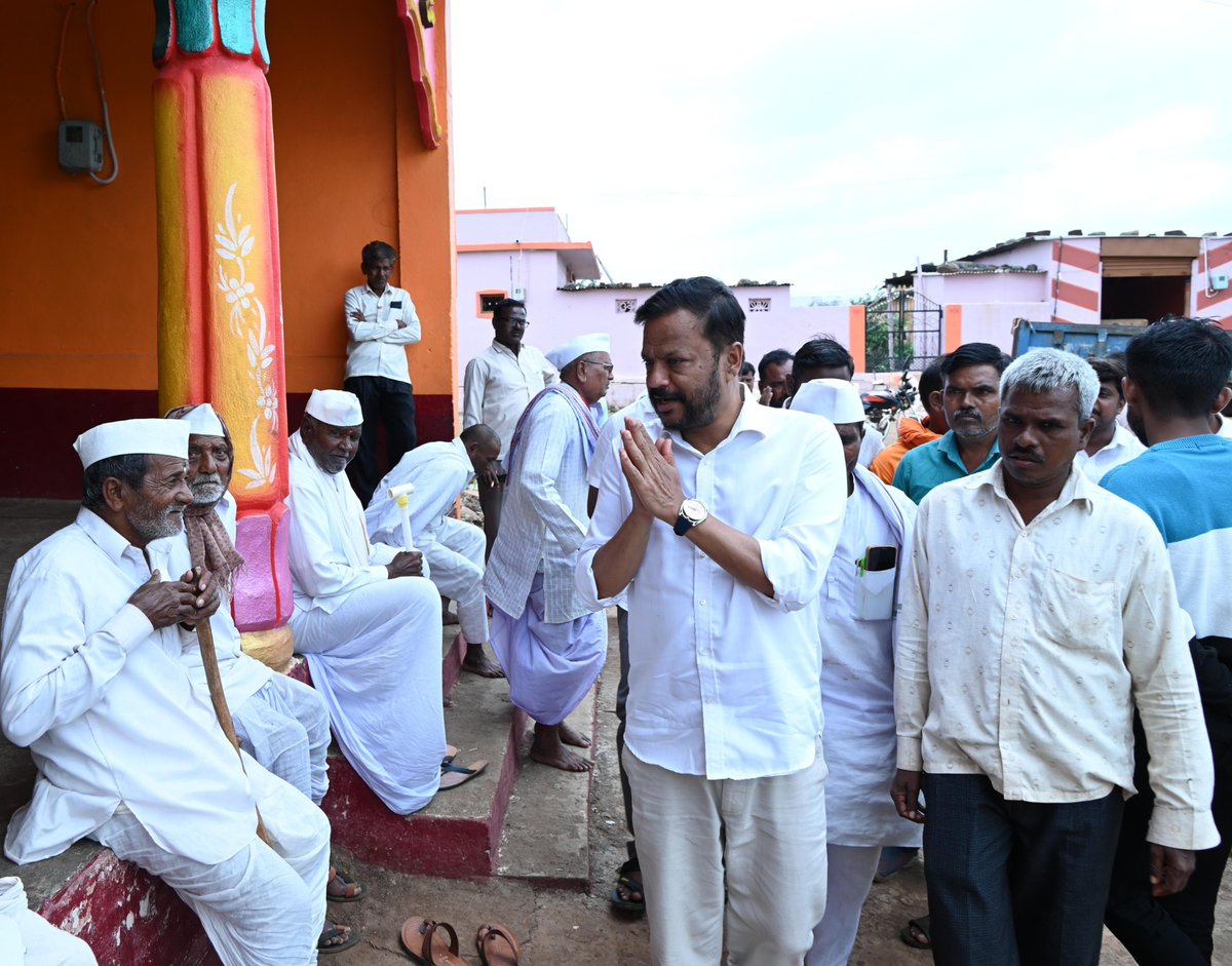 MLCvijaysingh's tweet photo. ನನ್ನ ಮತ ಕ್ಷೇತ್ರದ #ಚಿಟ್ಟಾ (ಕೆ) ಗ್ರಾಮದಲ್ಲಿ SIR ಕುರಿತು ಸಭೆ ನಡೆಸಿ BLO,  BLA 2  ಹಾಗೂ ಗ್ರಾಮದ ಪ��ರಮುಖರದೂಂದಿಗೆ  ಸಮಾಲೋಚನೆ ನಡೆಸಿದೆ.ಈ ವೇಳೆ ಗ್ರಾಮದ ಮುಖಂಡರು, ಹಿರಿಯರು,ಯುವಕರು ಉಪಸ್ಥಿತರಿದ್ದರು.

#Basavakalyan #ಬೀದರ್ @DKShivakumar @HariprasadBK2 @rssurjewala @siddaramaiah https://t.co/rQuaOWeecn