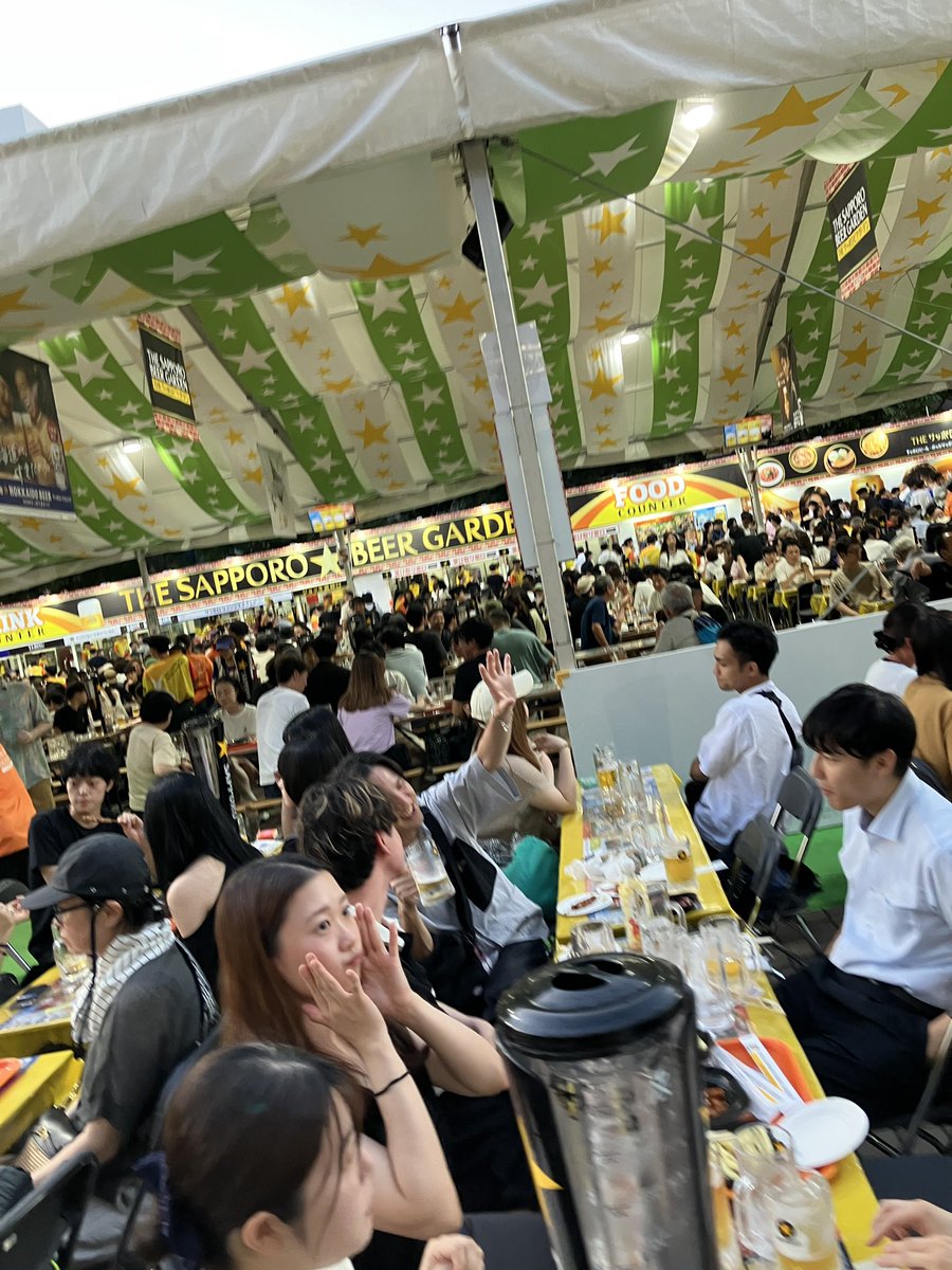 thomyorkelift's tweet photo. 今年も冷やかしてきた←こら。大通のビアガーデン。 https://t.co/qTZqWbvAdI