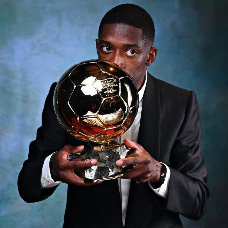 DjibinhoPvris_'s tweet photo. Le fait que la fanbase de Kylian Mbappé fasse une propagande pour le Ballon d’Or 25/26 en minimisant l’énorme saison d’Ousmane Dembélé tout en faisant un montage sur SON Ballon d’Or m’extermine de rire PTDRRRRRRRRR 🤣🤣🤣 https://t.co/zzWc1kglB0