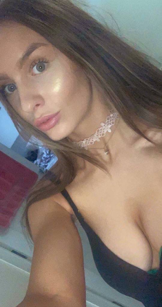 Hollywoodhotties tweet media
