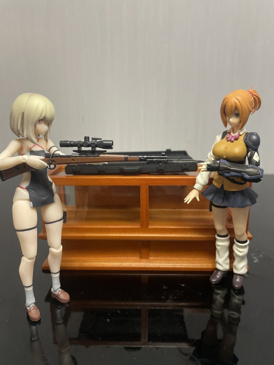 tuvpg's tweet photo. #深夜の小武器庫部
#リトルアーモリーを装備 
#toyphotography
 
お題『ハンドガード(handguard)』 https://t.co/cAGAPKHROp