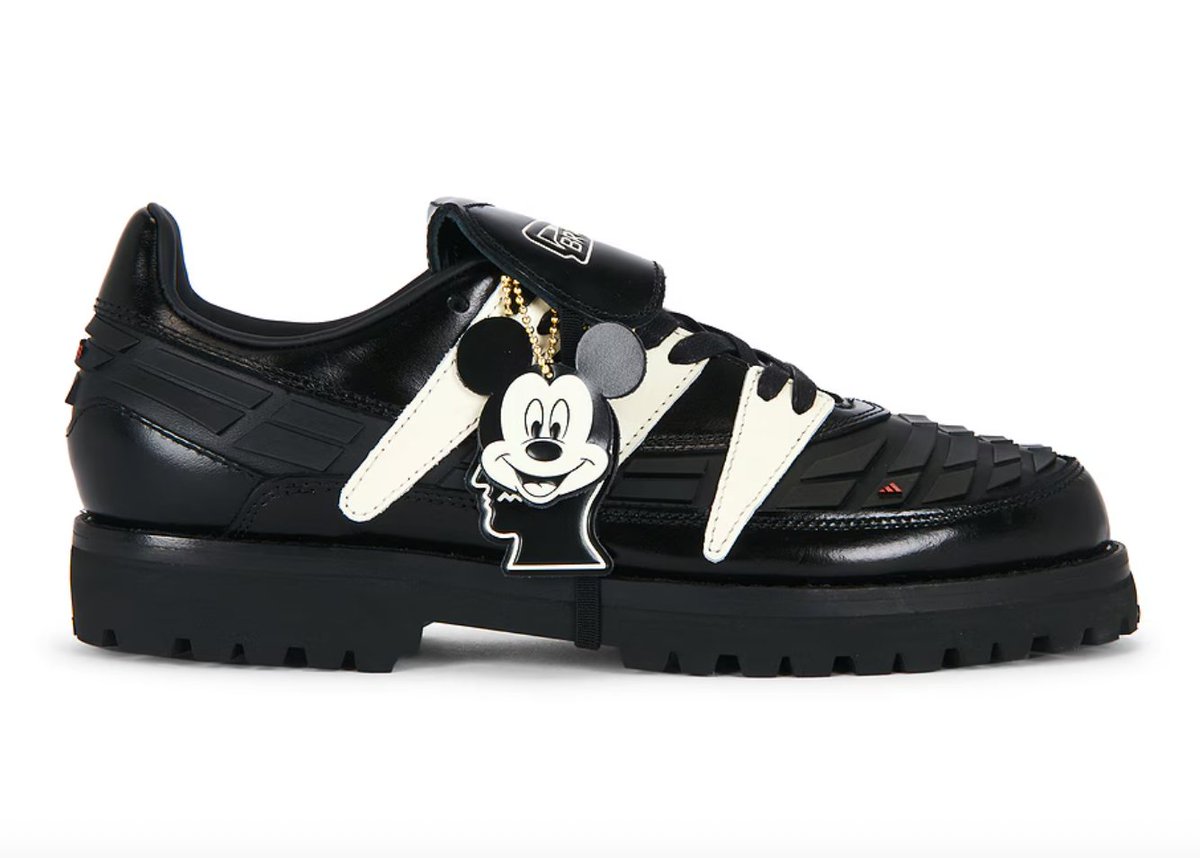 SOLELINKS's tweet photo. Ad: Brain Dead x Disney x adidas Predator 'Black/White'

Revolve:https://t.co/WF4A6bfdx5
FWRD:https://t.co/WiJwidl264 https://t.co/LWGMiJEOxe