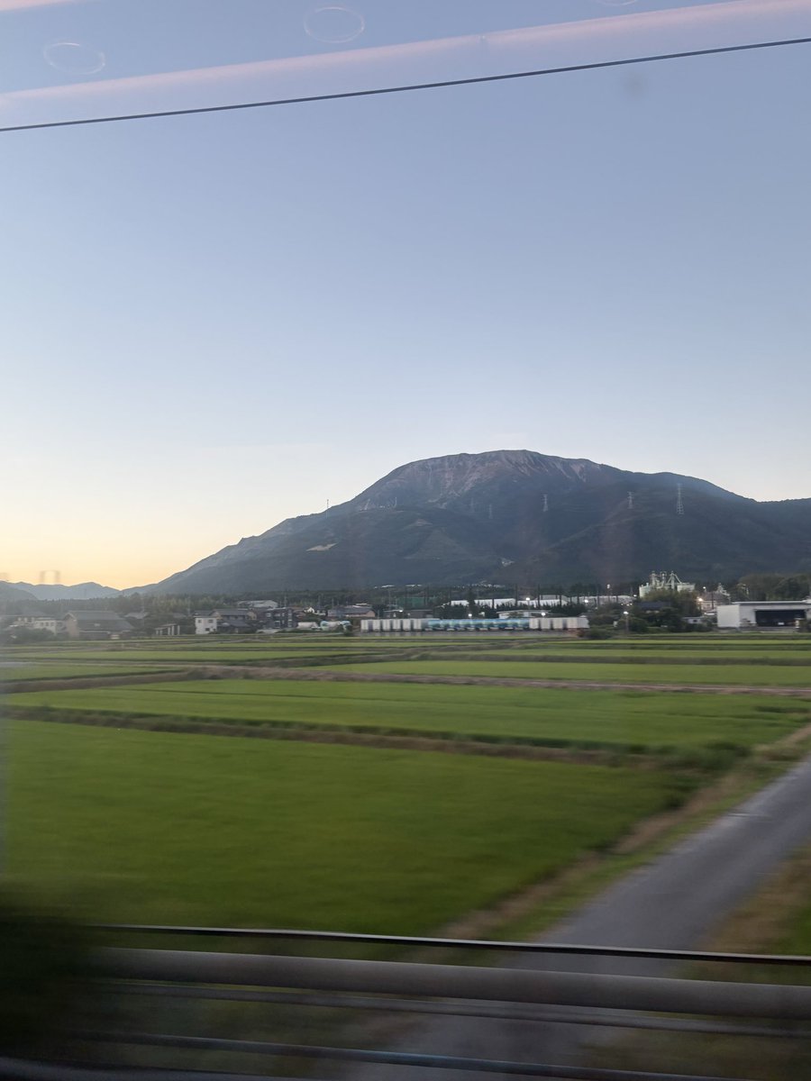 kanne777's tweet photo. 本日の伊吹山⛰️ https://t.co/Z7cG7U1oWk