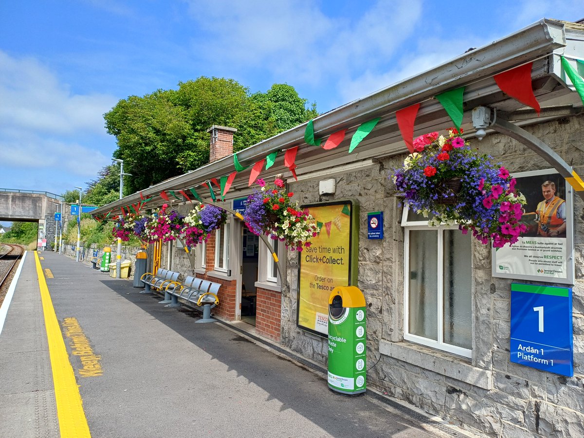 IrishRail's tweet photo. 💚❤️ The Green &amp; Red of Mayo is proudly displayed at Castlebar Station

If you're travelling to Croke Park on Sunday:

⏱️Arrive in good time for your train.

🎫 Pre-booked tickets valid on selected services only.

✖️Alcohol is not permitted on services.

ℹ️https://t.co/r50m2431AZ https://t.co/iJLHX7nqGH