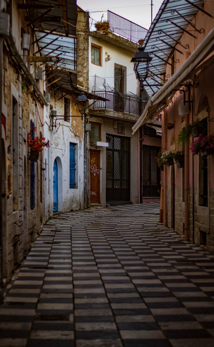 xontrikaiasximi's tweet photo. Στοά Λιάμπεη
#ioannina #mycity #whereilive #nikond3100 https://t.co/GdDQoLJUXd
