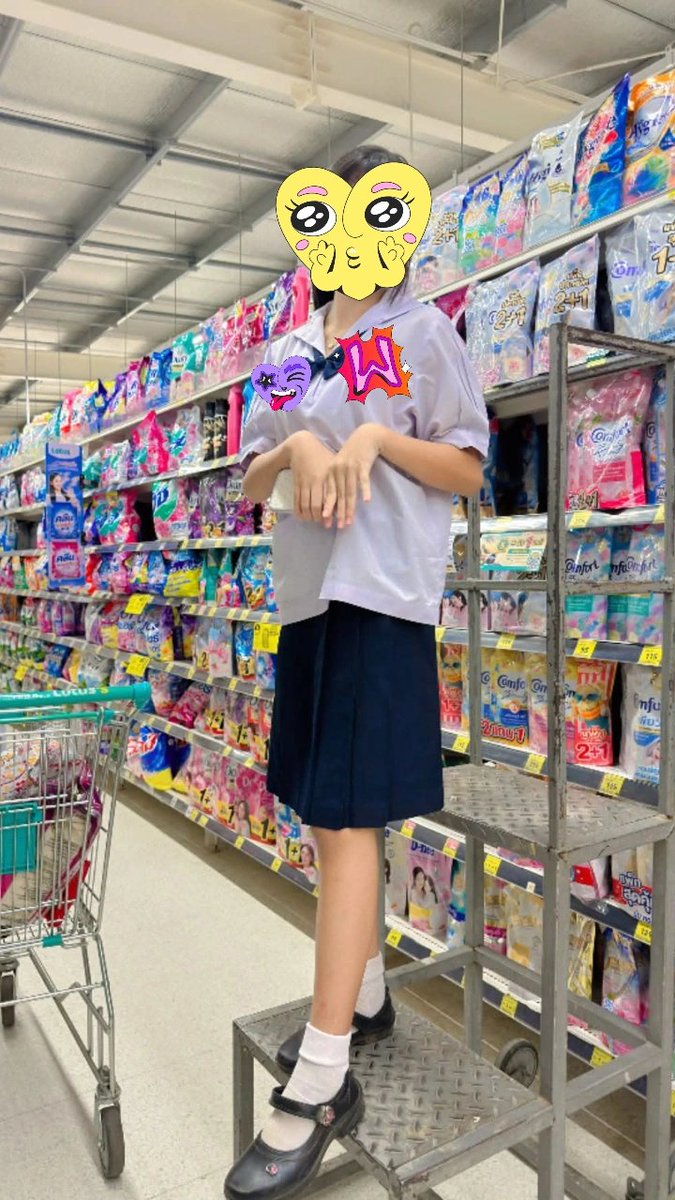 jjz71e's tweet photo. เลิกเรียนมาซื้อของให้แม่
ใครมาช่วยเข็นเด๋วให้👅🐚 https://t.co/NoxA6PJDJZ