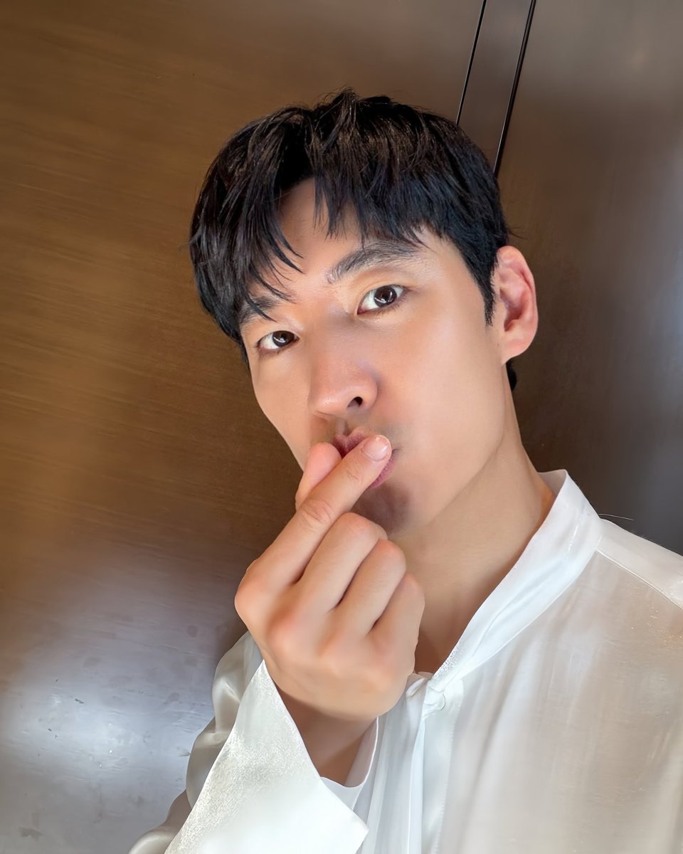 LJHUniverseVN's tweet photo. 2026.07.23| Lee Je Hoon Instagram Update

“To all the fans who attended the fan meeting in Chongqing! Thank you so much for giving me such precious moments that I will never forget.

I received so much love and energy from everyone, so now I'm fully recharged and back. 🙂

I hope the time we spent together will forever be beautiful memories in everyone's hearts.

I will carry the motivation I received from Chongqing with me to continue doing my best. I hope we will meet again soon in an even more amazing form!

Until then, please stay healthy~*💚
#LeeJeHoon #이제훈