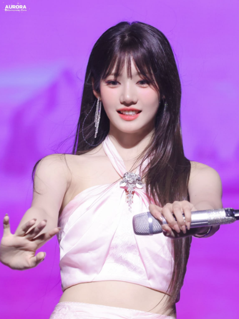 AboutMusicYT's tweet photo. Happy 18th birthday to the amazing Rora of BABYMONSTER! https://t.co/iuJI82UQ5R