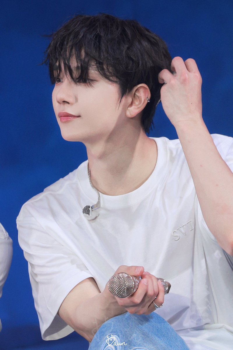 justshua08's tweet photo. yang bayar                                yang cantik https://t.co/0C0iRR6Ist