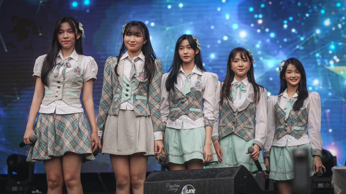 Kiraniacuyy's tweet photo. Iseng" ngecek galeri ke taun 2024 malah nemu foto ini wkwkwk https://t.co/CYXBrUQSda