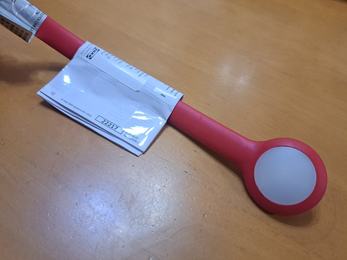hal1078045's tweet photo. いつもIKEAには買い物とかでお世話になってますけどもまさかこんなのもあったとは。一応買い物はしてますのでご安心を。これ手元照らすのにいいな https://t.co/QFgn9DpTMO