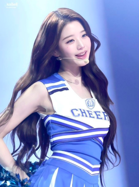 AboutMusicYT's tweet photo. Happy 22nd birthday to the legendary, it-girl, icon, businesswoman, lawsuit winner, visual, songwriter, singer, dancer, Vicky, UFO witness, princess Wonyoung of IVE! https://t.co/dauscArVGI