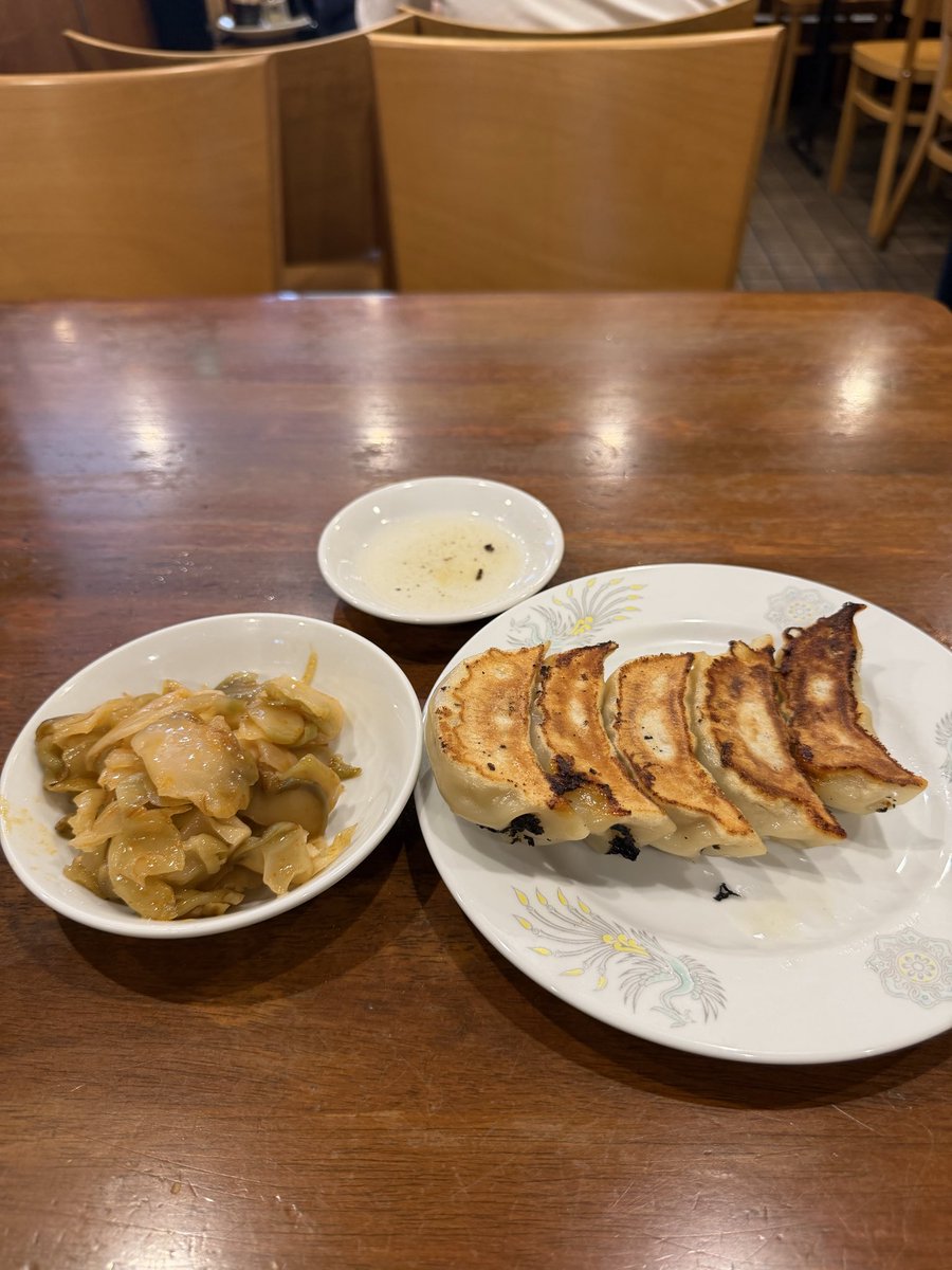 H19851028's tweet photo. 髪の毛切るのに外出。せっかくだから孤独のグルメをしないとね
やっぱりここの餃子は1番好きだ https://t.co/Nei3s55NNR