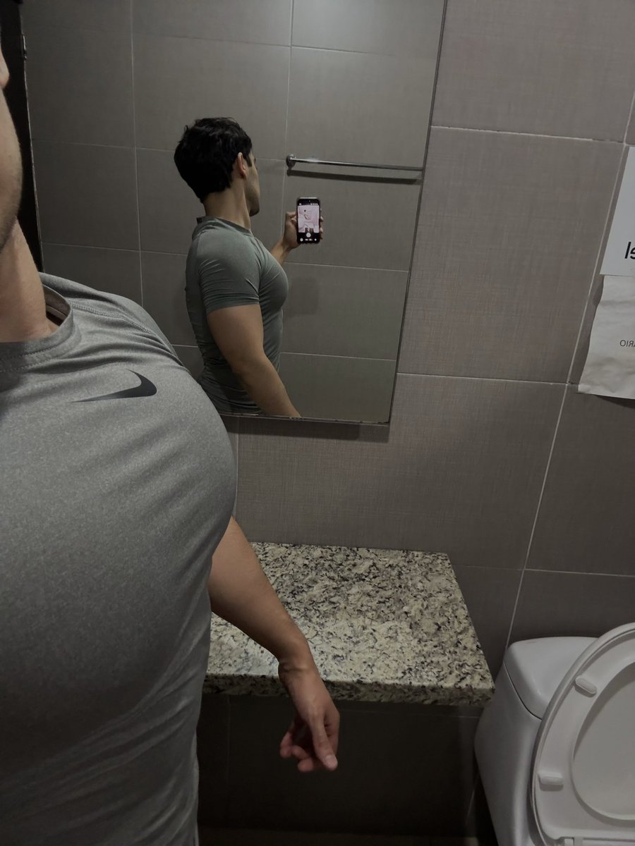 danielvargassb's tweet photo. Chest day 🦾 https://t.co/6xnAepPfj1