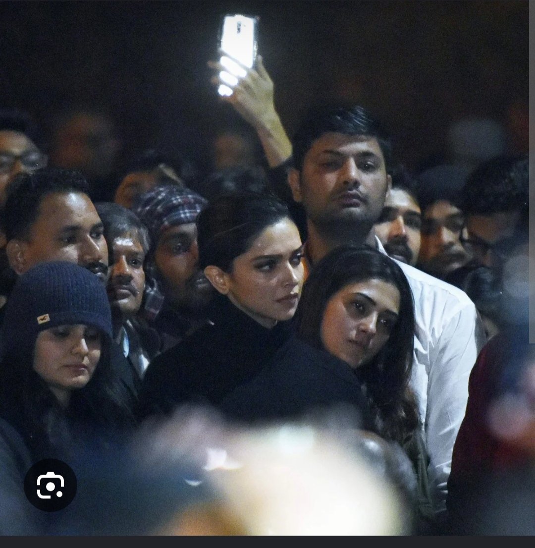 AnshulGarg1986's tweet photo. Always remember this
Every celebrity try to make name for themsleves during protest. They have all herd mentality to be watched for there self promotion.
Now Influencers are also doing the same.
Attention is the main game.
They all are hypocrites
#Fast_Track_Courts #GenZ https://t.co/PAP7MgKsGP