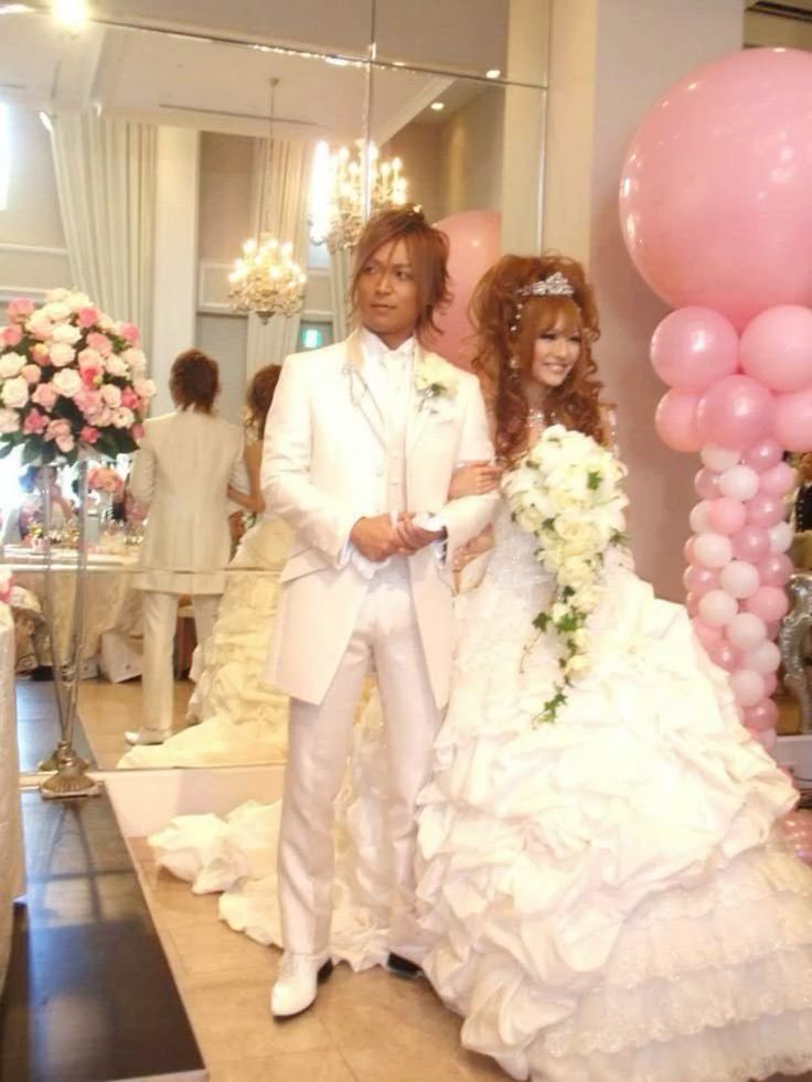 strawiberi's tweet photo. Ririka Kotobuki gyaru wedding 2012 https://t.co/BDvPFV0WL4