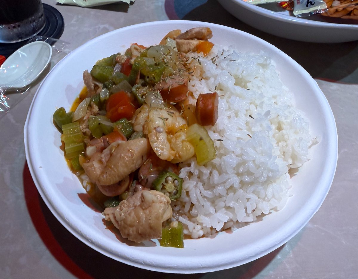 _shio_275's tweet photo. 昨日ご飯大盛りにしてもらって男子高校生くらい食うぞ〜！！って言ったけど誰にも���っ込まれなかった悲しい https://t.co/Ib31UWkAbM
