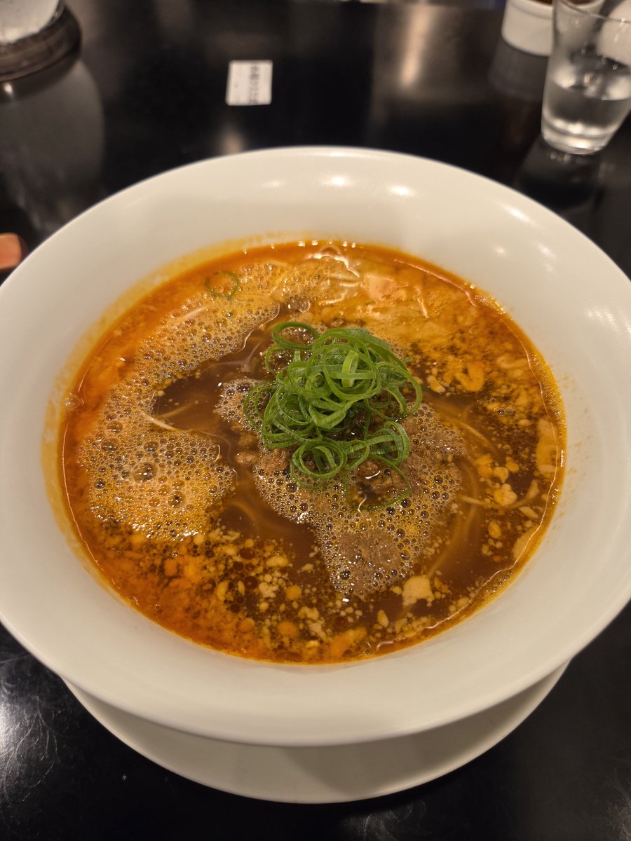 menriusandayo's tweet photo. 創作麺工房 鳴龍@大塚
担担麺+パクチー+かえだま
海老雲呑
午後2時に整理券無し訪麺！
辛痺でスパイシーで濃厚かつ淡麗、挽肉や干海老と貝の旨味も感じる唯一無二なスープに極上の細麺、パクチーとの親和性も秀逸、やはり一切の隙を感じない日本一の担担麺だと思う✨初食の海老雲呑もブリブリでした😂 https://t.co/NmgtcqGvCP