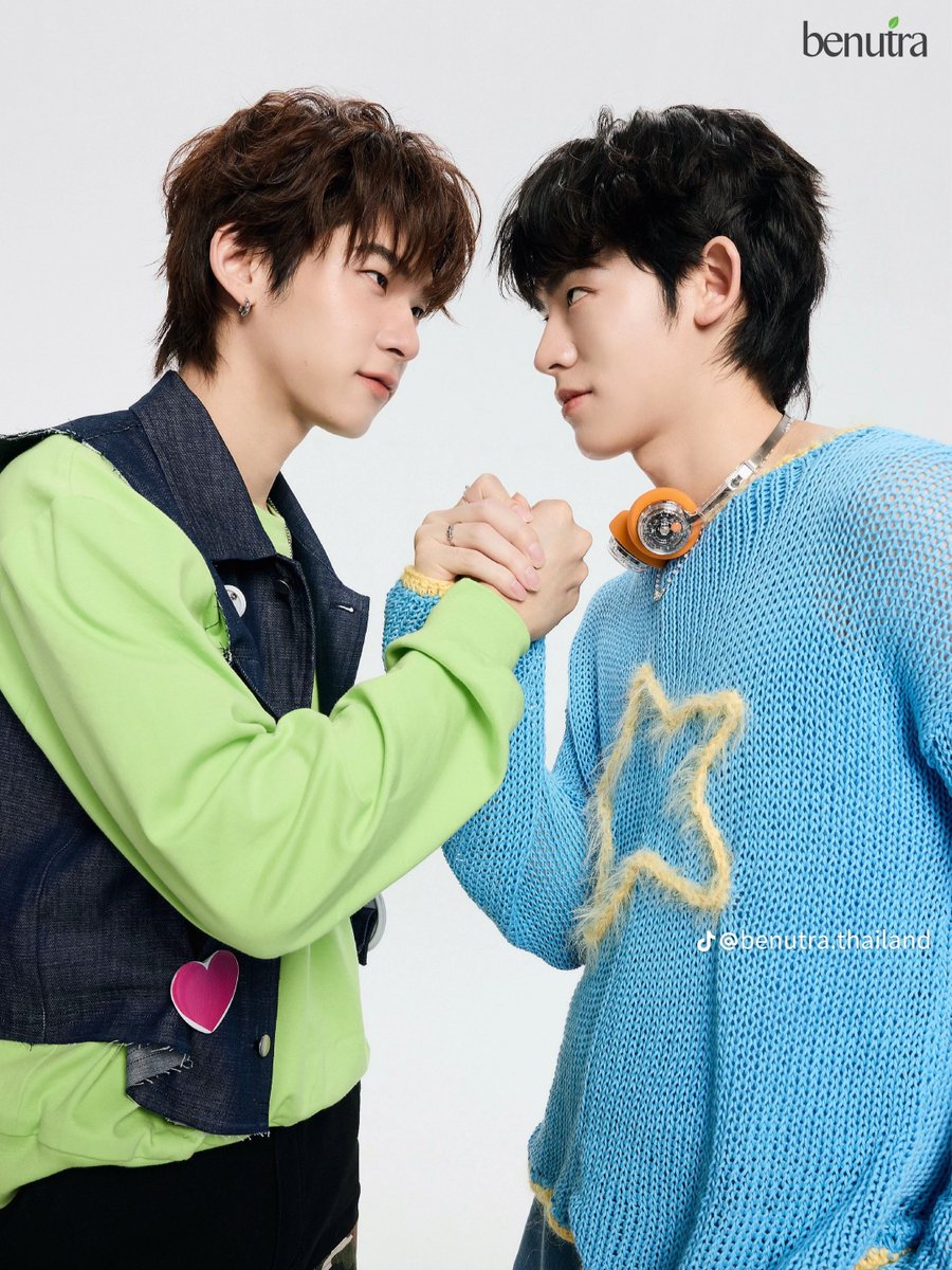 Nalinrat_d's tweet photo. เอาจริงฉันมีลูกชายอายุไล่เลี่ยกับ ตี๋ตี๋ และด้วยความชอบของคนเป็นแม่อยากให้ลูกเข้าวงการ แต่ลูก ไม่ค่ะ พอเจอ ตี๋ตี๋ เลยเอ็นดูมากเป็นพิเศษ ฟิวเป็นเมนม๋าเด็ก แต่รักนางฟ้า ก็เลือกไม่ได้ ทั้งคู่เลยละกัน อยากไปหา แต่โอกาสไม่มี ได้แต่ตามดูหน้าจอ ให้กัมใจห่างๆ นะคะ
#teeteepor https://t.co/jfqPTmyPCy