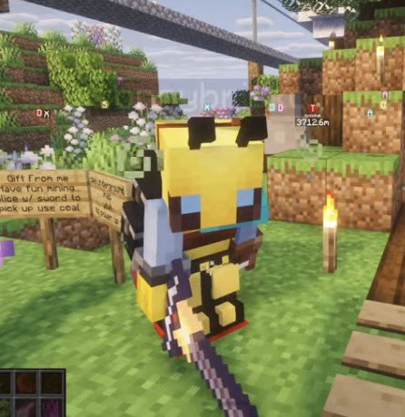 yumi_0206tw's tweet photo. friendly bee in your area🐝˚‧｡⋆ https://t.co/r7E7GU5zFR