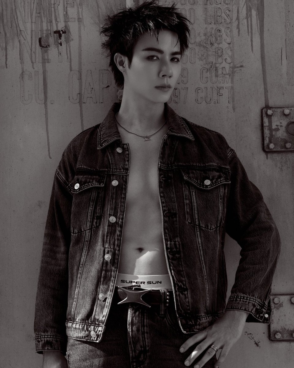 Bunterngonline's tweet photo. ซี พฤกษ์’ ลุยพาร์ทธุรกิจ เตรียมเปิด POP-UP STORE ‘SUPER SUN’ ครั้งแรกในไทย ยกคอลเลคชันใหม่ เน้นเปิดกว้างด้านแฟชั่น 
 
เบื้องหน้ากับการทำงานในวงการบันเทิง ‘ซี พฤกษ์ พานิช’ พร้อมลุยเต็มที่ ควบคู่กับบทบาทการเป็นนักธุรกิจที่ทั้งสนุก ได้คิดนอกกรอบ ออกไอเดียในการดีไซน์แบรนด์ ‘SUPER SUN’ สินค้าไลฟ์สไตล์ และ Street Wear ที่เดินหน้าทำมากว่า 3 ปี ด้วยการออกแบบที่เน้นความเรียบง่ายแต่เต็มไปด้วยการเปล่งประกายจากภายใน ตามคอนเซปต์แบรนด์ ‘Shine from the Inside
เพิ่มเติม▶️ https://t.co/abOuAextEe

เตรียมช้อปสะท้อนไลฟ์สไตล์ของตัวเองได้ตั้งแต่วันที่ 31 กรกฎาคม 2026 – 9 สิงหาคม 2569 ณ Atrium 2 ชั้น G สยามเซ็นเตอร์ 
 #ซีพฤกษ์ #ZeePruk 
#SUPERSUN
#SSOUTERSPACE
#SUPERSUNxSIAMCENTER
#SUPERSUNPOPUP
#SUPERSUNPOPUPINBKK