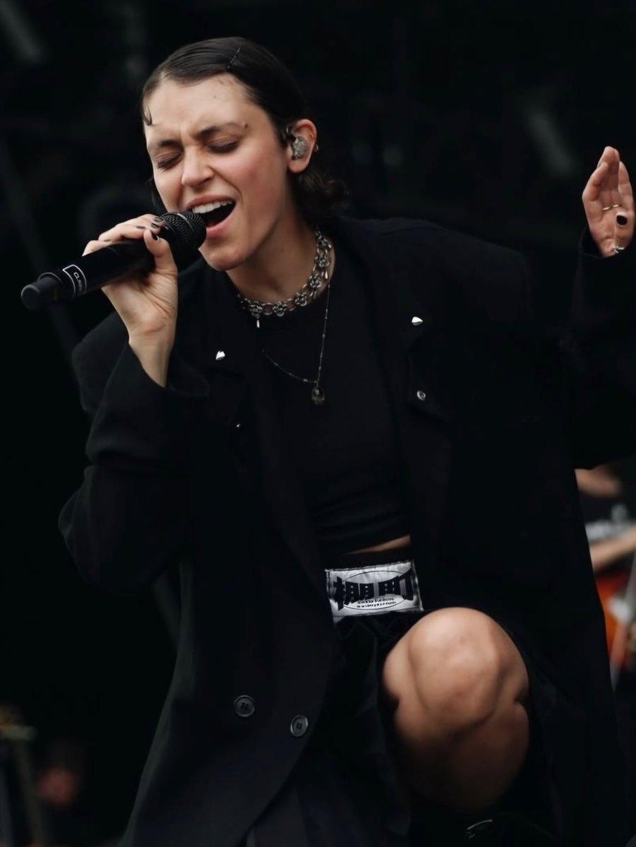 Pomme_Source's tweet photo. #PHOTOS - Pomme en festivals : Clermont-Ferrand, Rochefort, Toulouse  &amp; Aix-Les-Bains 🎶
➡️ https://t.co/rMVOFrnNTi https://t.co/G6BAeZvRga