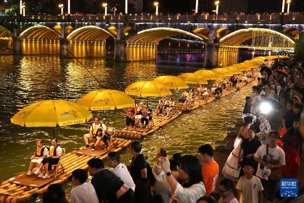 PDChina's tweet photo. Major Heat, or Dashu, the 12th of China’s 24 solar terms, falls on July 23 this year. It marks the hottest period of the year, when intense heat prevails and nature flourishes in full vitality. https://t.co/537aBzBZ31