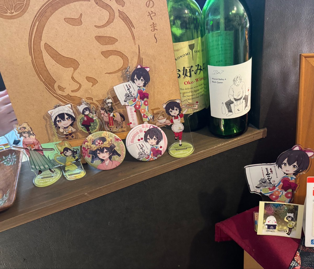 amane_bushi's tweet photo. ふうふぅさん✨️
お昼ご飯何食べよう？と悩んでいた時に出会いました！！
美味しいお好み焼き、たこ焼き、タンつくねを頂きました😋
どれも本当に美味しいのですが、たこ焼きがカリカリで最高です👍🐙
お店入ってすぐ、庵ちゃんが沢山いました💚
#山形県 #上山 #かみのやま温泉 https://t.co/NTVMiUuLxR