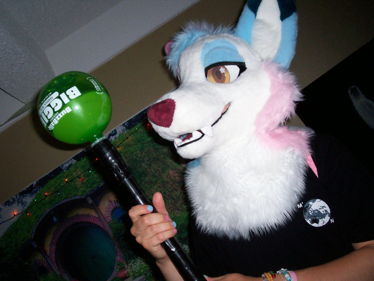 echofops's tweet photo. Wand is twitching, brain is dead
Put a buzzball in my hand 

📸: @Intrapillium https://t.co/MV0hvDA9sK
