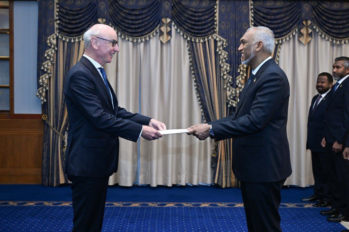 presidencymv's tweet photo. Non-Resident Ambassador of Austria presents credentials to the President 
https://t.co/l2JC0QFZlC https://t.co/5RAfdywWjt