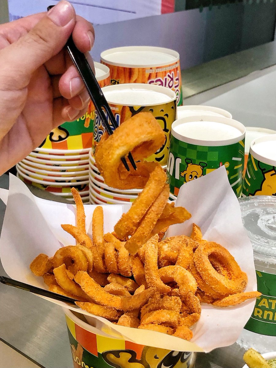 dannyoler77's tweet photo. Spent the entire afternoon lazing on the couch, sharing one box of takeout fries and your silly dance moves. Best kind of lazy Sunday ever. https://t.co/5IEC6zG7CE