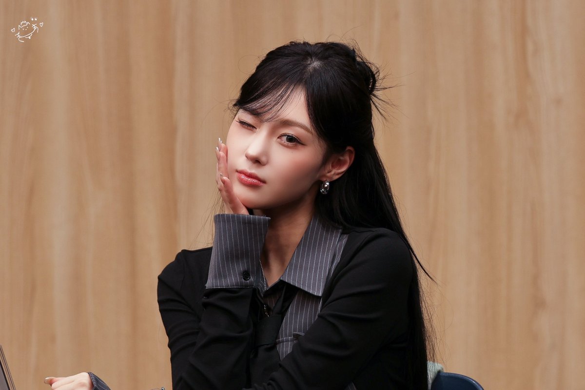 chaewpink_'s tweet photo. ♡260621♡
웅니 보고파..

#kep1er #김채현 #CHAEHYUN #케플러 https://t.co/aGZDTlCfu3