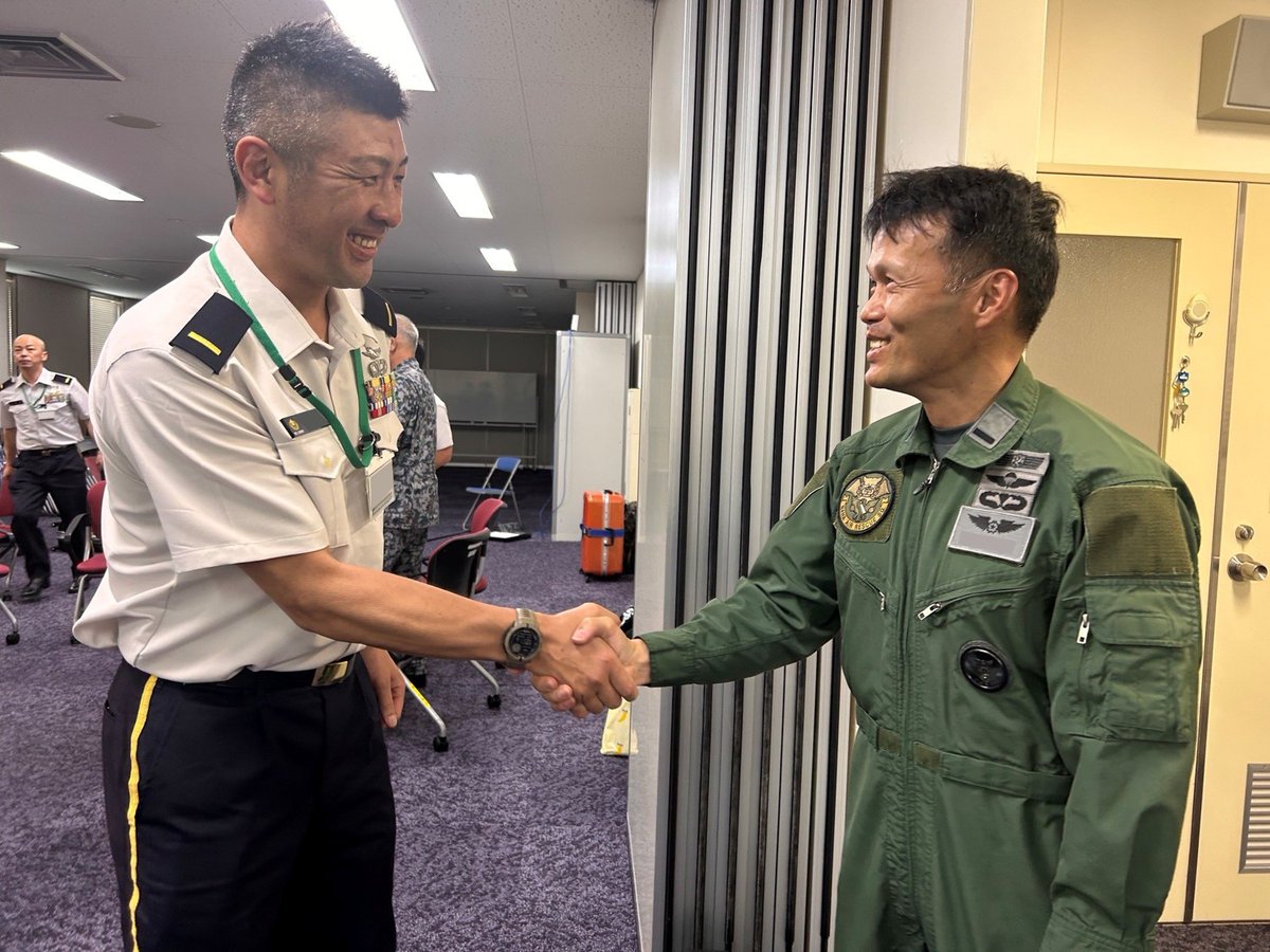 自衛隊陸上自衛隊チャレンジ教育訓練研究本部 最先任上級曹長メダル希少品 陸上自衛隊 #教育訓練研究本部 所属の第19期最先任上級曹長課程学生