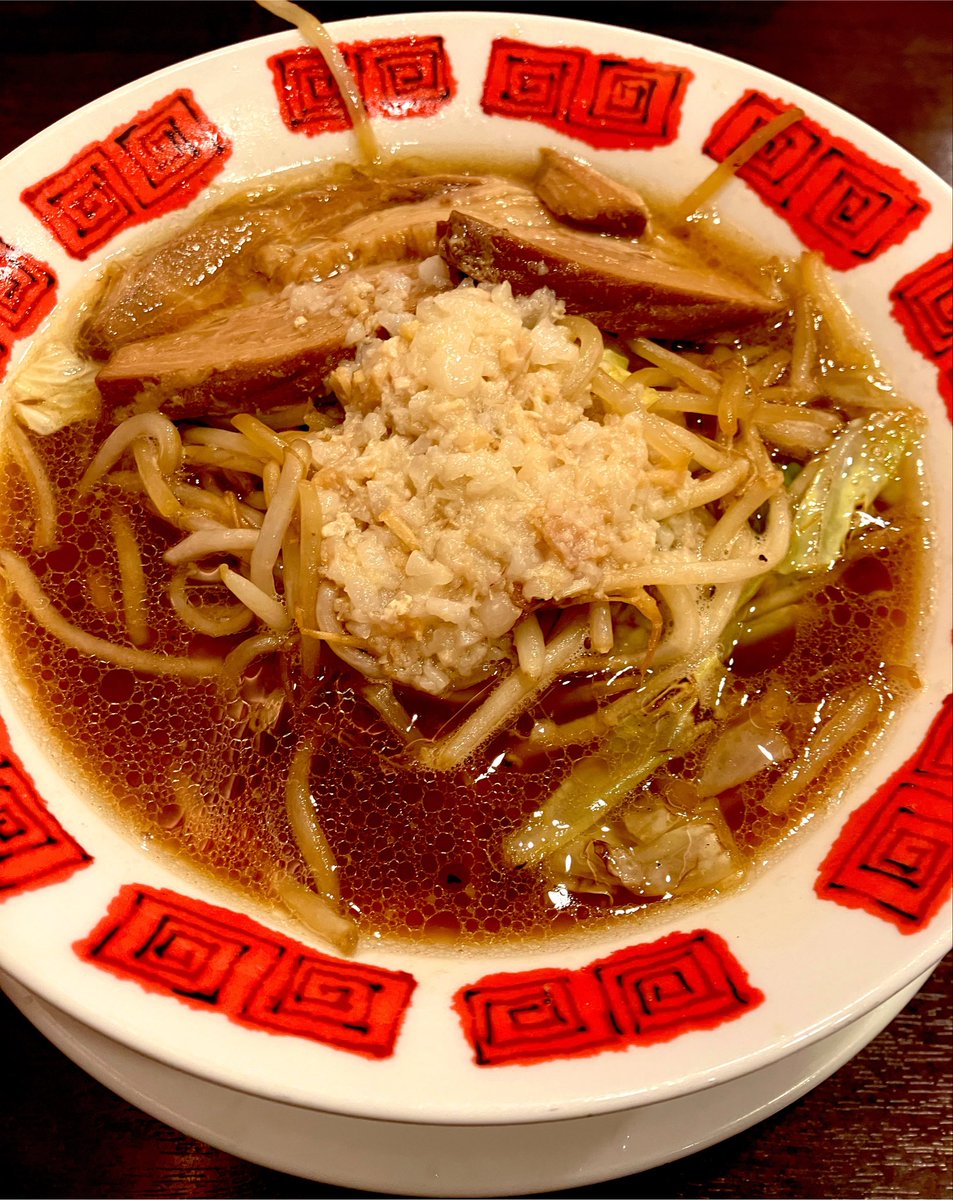 I3dV44s's tweet photo. 「暑いし、冷やし中華でも食べますかー」と知人と一緒に入ったバーミヤンに、まさかの二郎系があって気づいたら頼んでました（ライスと餃子もセットにして） https://t.co/QRoQAeVX52